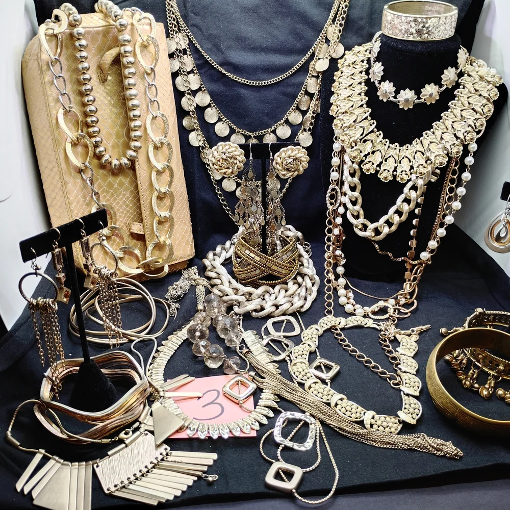Lot#3 Chic Goldtone Jewelry Collection - Picture 9 of 10
